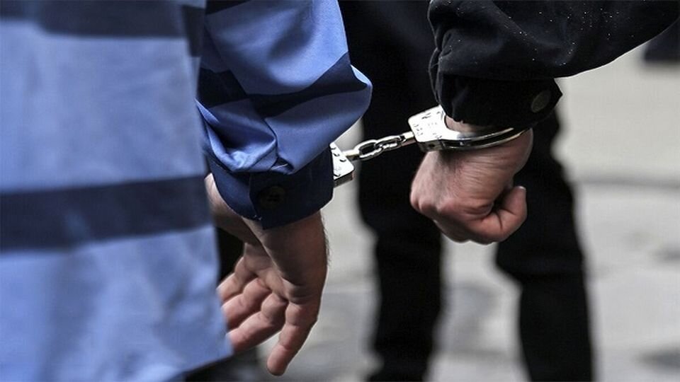 یک نفر اراذل و اوباش سابقه دار در هادیشهر دستگیر شد
