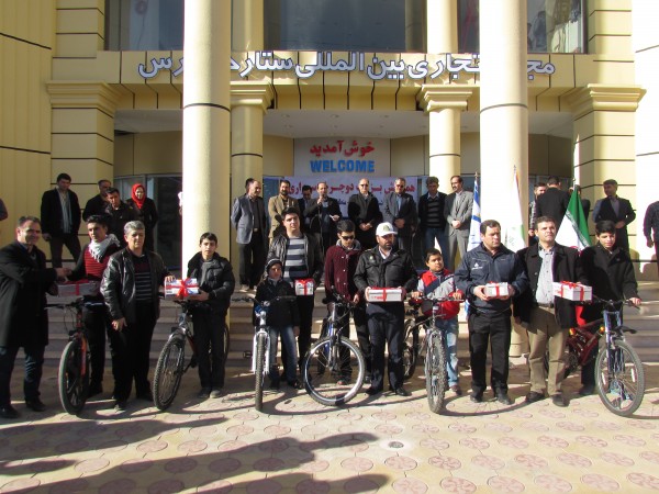 همایش دوچرخه سواری دهه فجر در منطقه آزاد ارس برگزار شد
